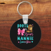 Boots Or Bows Nannie Loves You Gender Reveal Famil キーホルダー (正面)