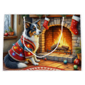 Border Collie Fireplace with Christmas Lights ラージペーパーバッグ (正面)