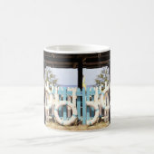 Border Collie on the beach コーヒーマグカップ (中央)