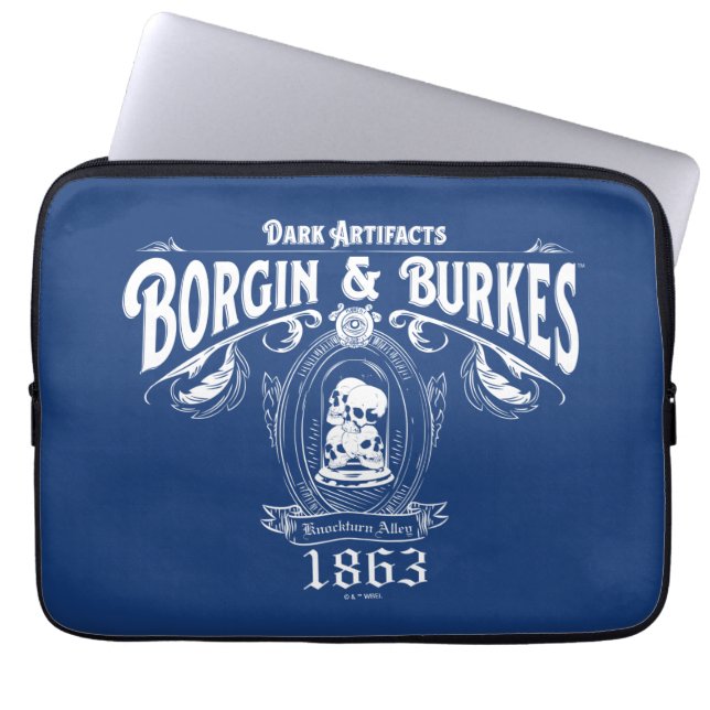 BORGIN & BURKES™ Dark Artifacts Store Graphic ラップトップスリーブ (正面)