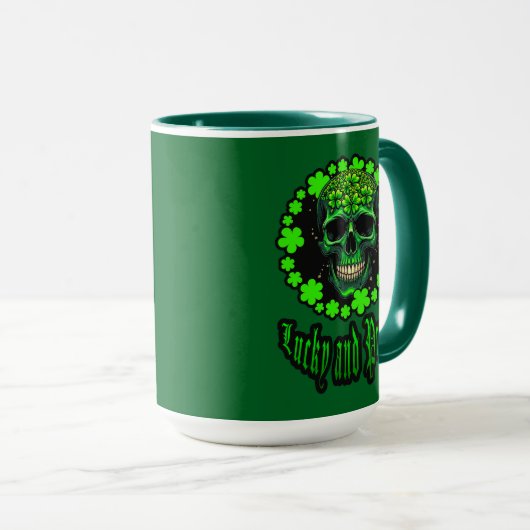 Born Lucky Skull St Patrick’s Day Shirt – caneca マグカップ (正面右)