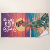 Born to Chase Sunsets Tropical Beach Vibes ビーチタオル (正面)