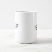 「Born to Stand Out」モチベーショナル・クォートデザイン コーヒーマグカップ (中央)