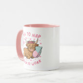 Born to Yap Forced to Work Funny Highland Cow Meme マグカップ (正面左)