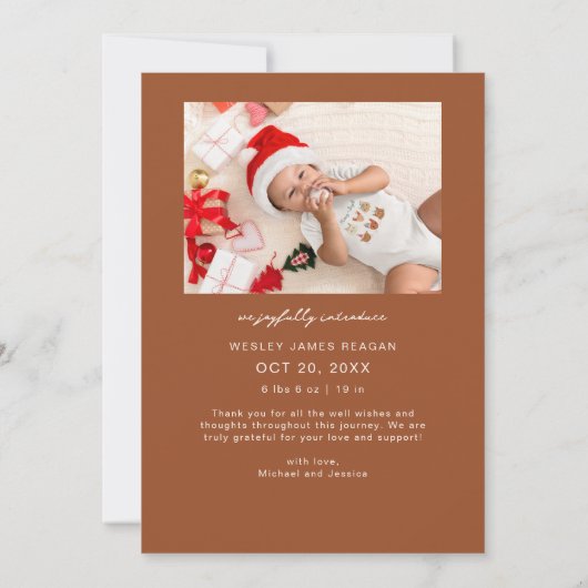 Born Under Mistletoe Terracotta Birth Announcement 案内状 (裏面)