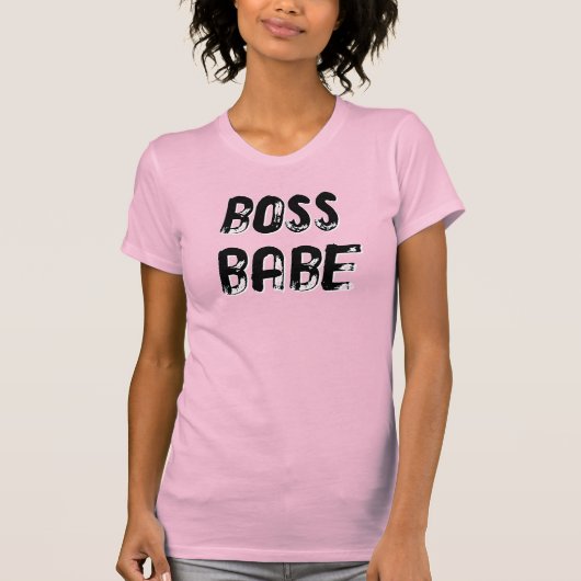 BOSS BABE - (前面のみ、背面にも追加可能、カスタマイズ可) Tシャツ (正面)