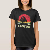 Boston Massachusetts Sail Boat Boating Captain Sai Tシャツ (正面)