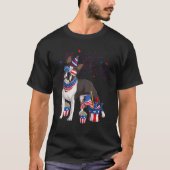 Boston Terrier Dog Wearing 4th of July Sunglasses  Tシャツ (正面)