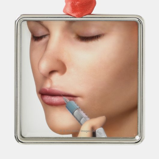 Botoxの注入 メタルオーナメント (正面)