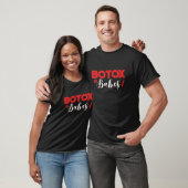 Botox Babes注射器リップフィラーリップ手術コスメ Tシャツ (ユニセックス)