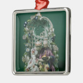 Boucher著絵画の後のMeissenのアーバーのグループ、 メタルオーナメント (左)