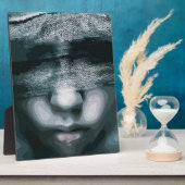 Bound Vision：沈黙を強要 フォトプラーク (側面)