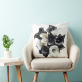 🖤🤍 Bouquet Élégant de Lys Noirs et Blancs クッション (椅子)