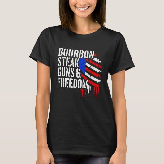 Bourbon Steak & Freedom USA Flag Funny Whiskey Lov Tシャツ (正面)