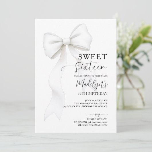 Bow Chic Black White Elegant Calligraphy Sweet 16 招待状 (スタンド正面)