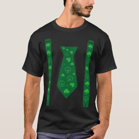 Bow Tie & Suspenders Cool Irish St Patricks Day Me Tシャツ (正面)