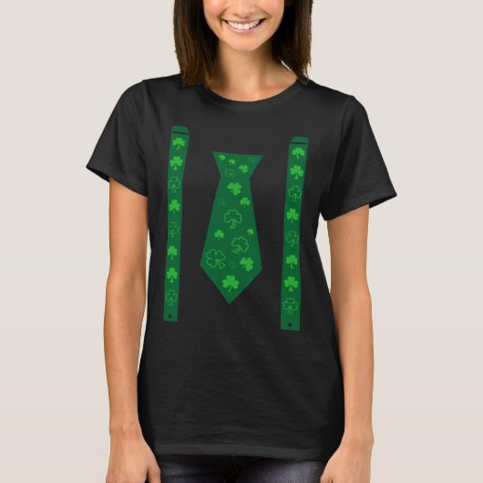 Bow Tie & Suspenders Cool Irish St Patricks Day Me Tシャツ (正面)