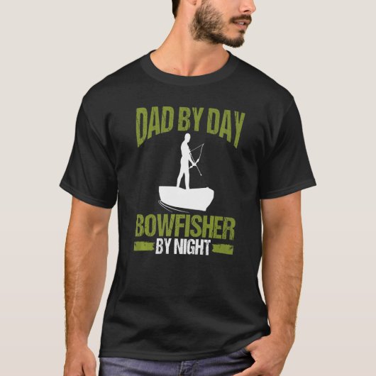 Bowfishing Dad by Day Bowfisher by Night Airboat F Tシャツ (正面)
