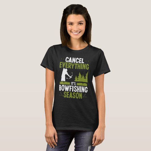 Bowfishing Season Airboat Fisherman Bow Hunter Bow Tシャツ (正面フル)