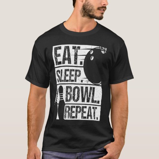 Bowling Ball Pin Bowler Strike Bowling Fanatic Bow Tシャツ (正面)