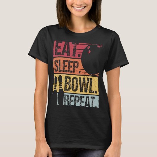 Bowling Ball Pin Bowler Strike Team Bowling Alley  Tシャツ (正面)
