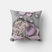 Box Meのピンクのハートとバラのヴィンテージスケッチ クッション (正面)
