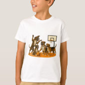 Boxers playing basketball tシャツ (正面)