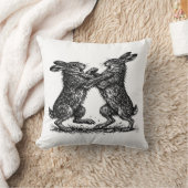Boxing Hares – Haunted Ink Woodland Duel クッション (ブランケット)