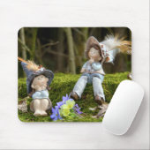 Boy and Girl on Moss マウスパッド (マウス)