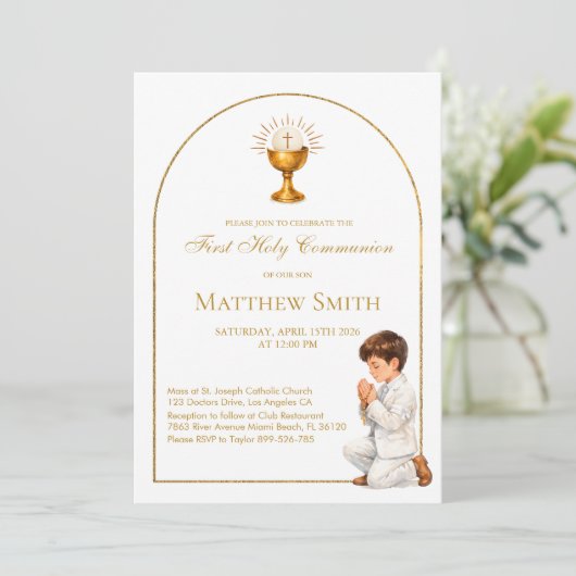 Boy First Communion Gold Boho Arch & Chalice 招待状 (スタンド正面)