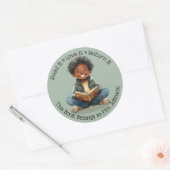 Boy Reading Teacher Classroom Library Labels ラウンドシール (封筒)