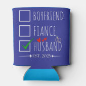 Boyfriend Fiancé Husband Est. 2025 Just Married   缶クーラー (裏面)