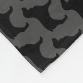 Boykinのスパニエル犬はパターンのシルエットを描きます フリースブランケット (角)