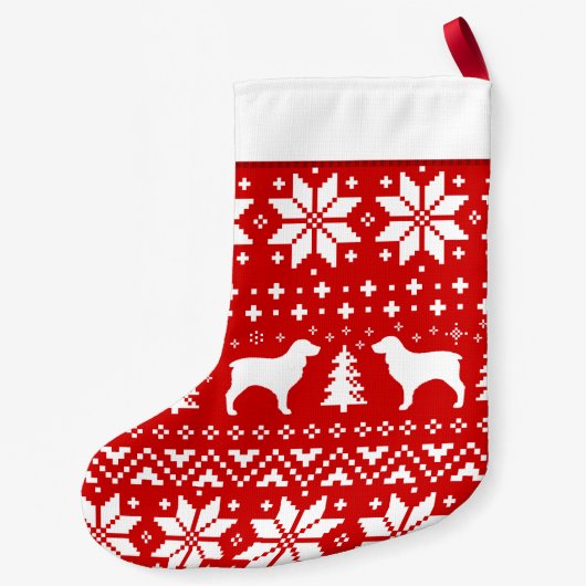 Boykinのスパニエル犬は犬の休日パターンのシルエットを描きます スモールクリスマスストッキング (裏面)