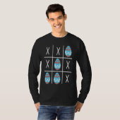 Boys Easter Eggs Tic Tac Toe XO XO  2023 Easter Tシャツ (正面フル)