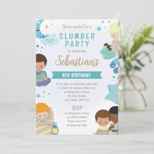 Boys Sleepover Invitation – PJs, Pillows & Gaming 招待状 (スタンド正面)
