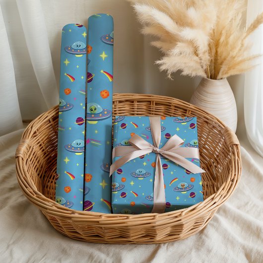 Boys Space Alien Out Of This World Birthday ラッピングペーパー