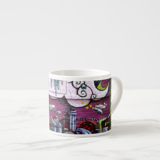 Brad Hines著Montréalの落書きの写真のエスプレッソのマグ エスプレッソカップ (正面右)