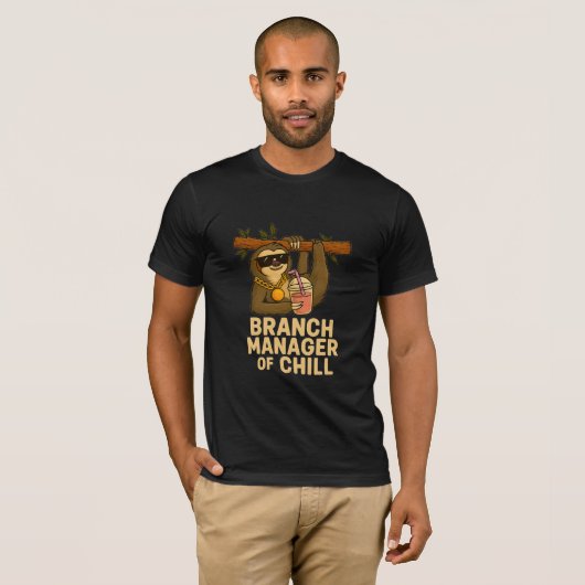 Branch Manager of Chill – Funny Sloth with Sunglas Tシャツ (正面フル)