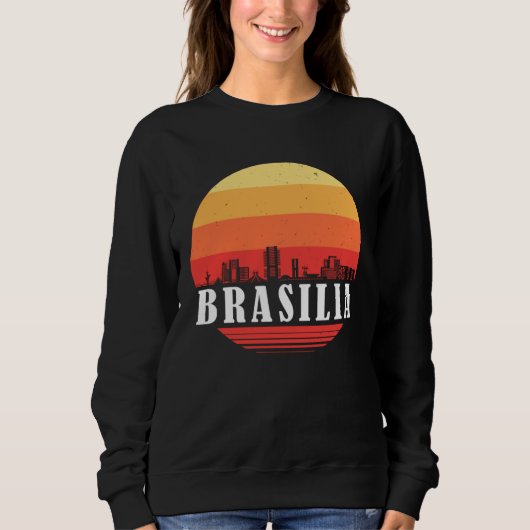 Brasilia Skyline Sunset in Retro Vintage Style スウェットシャツ (正面)