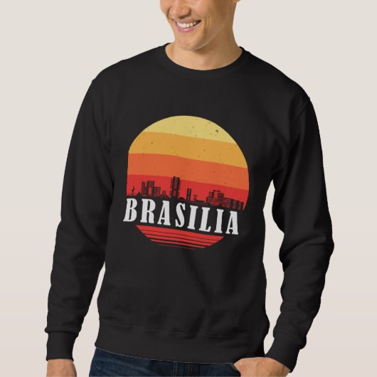 Brasilia Skyline Sunset in Retro Vintage Style スウェットシャツ (正面)