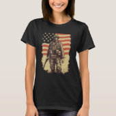 Brave Defender Patriotic American Soldier Tシャツ (正面)