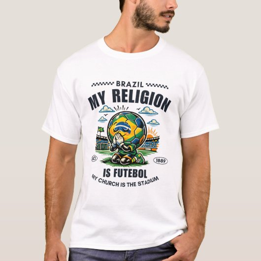 Brazil : 私の宗教はフットボール tシャツ (正面)