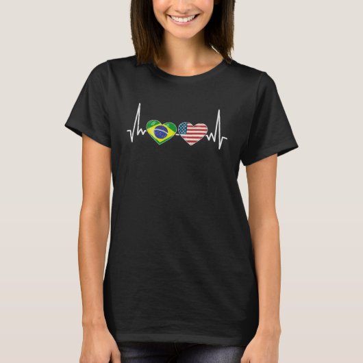 Brazil USA Heartbeat Flag American Brazilian Tシャツ (正面)