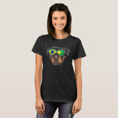 Brazilian Flag Rottweiler Dog Brazil Pocket Tシャツ (正面フル)
