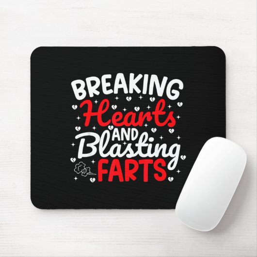 Breaking Hearts And Blasting Farts Valentine Funny マウスパッド (マウス)