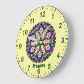 BREANNA ～色数々ののミニチュアパンジー黄色 ラージ壁時計 (傾斜)