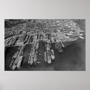 Bremerton、WAの海軍波止場の空中写真 ポスター