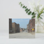 Brick Buildings and NO OUTLET in Burlington, Iowa ポストカード (スタンド正面)