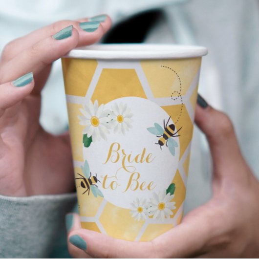 Bride to Bee のブライダルシャワー 紙コップ